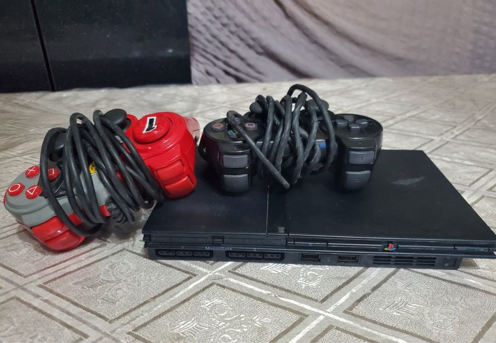 PlayStation 2 Slim + 2 ta joystik + Tekken o'yini! Hamma narsasi bor.