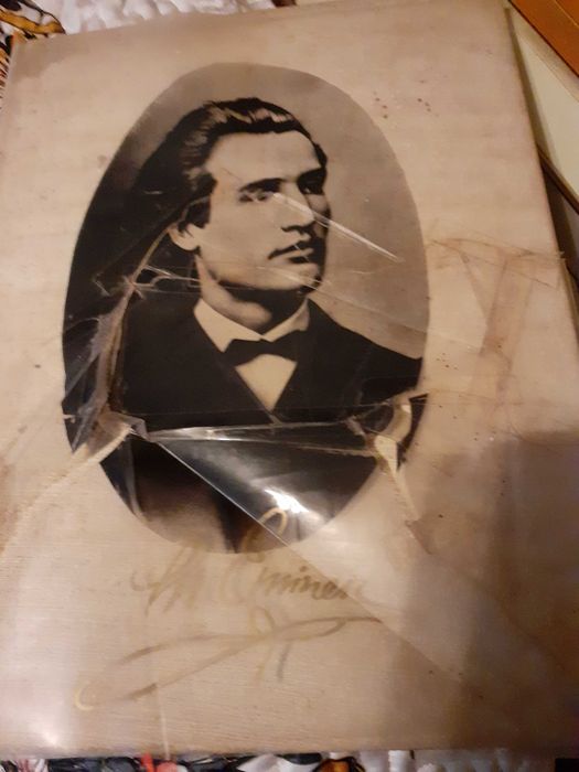 poezii M.Eminescu +G.Calinescu + pat doua persoane