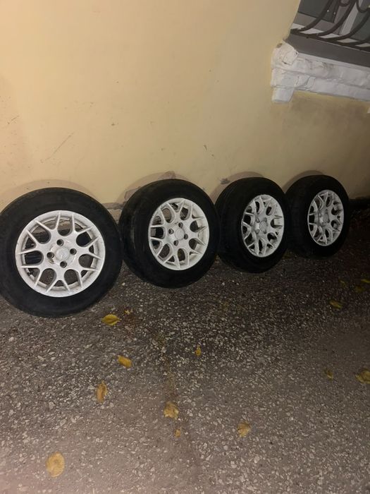Продам комплект колёс