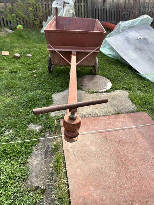 Carut din fier pentru curte