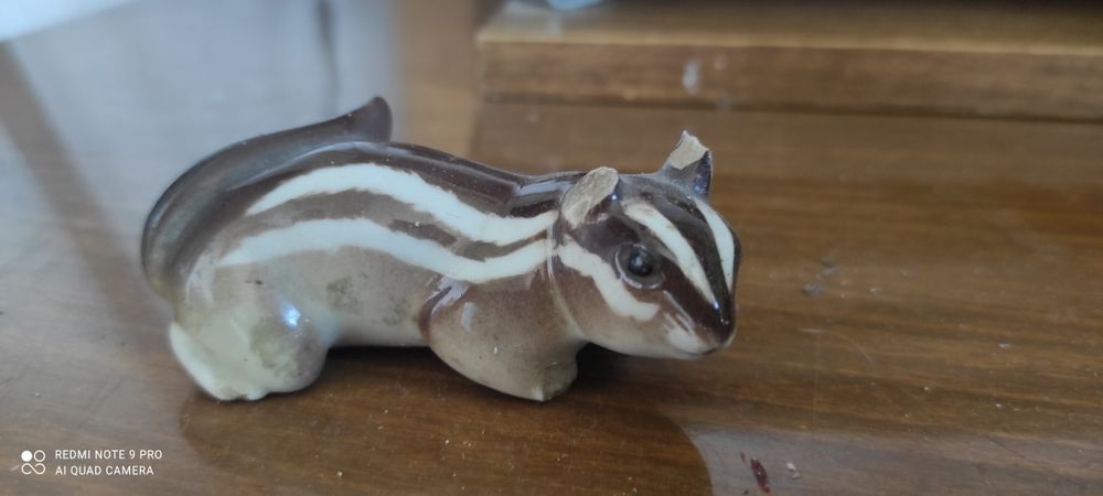 Статуэтка и открывалки разные..