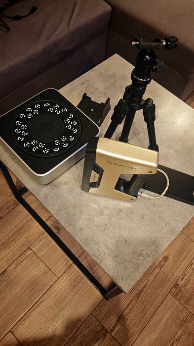 Scanner 3D EinScan Pro+ cu Color Pack si Industrial Pack