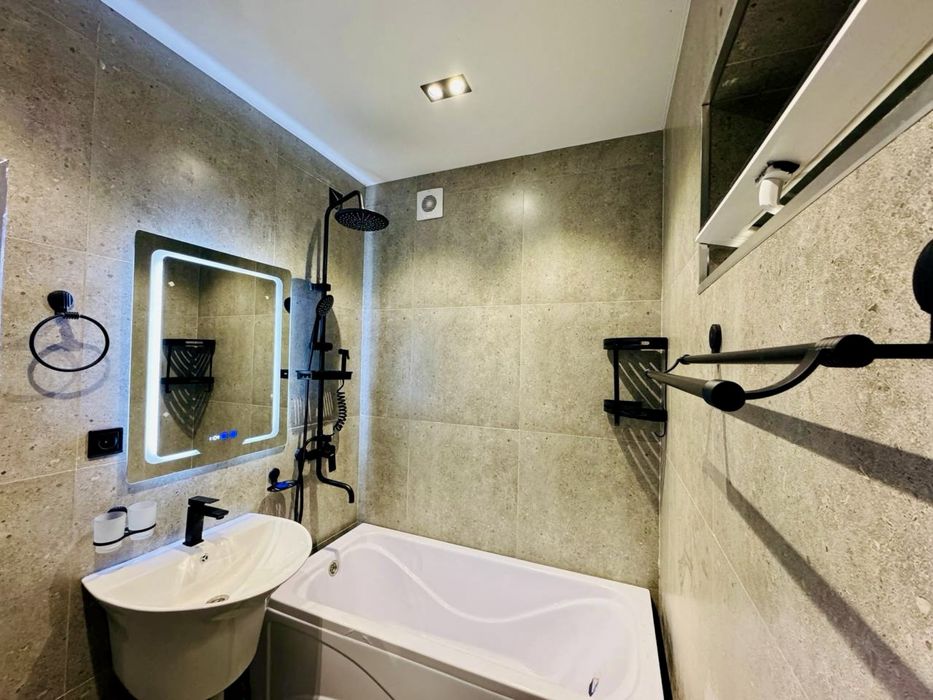 Срочно Продаю Квартира Новомосковская 3/3/4 Новый Евролюкс 77 Серия