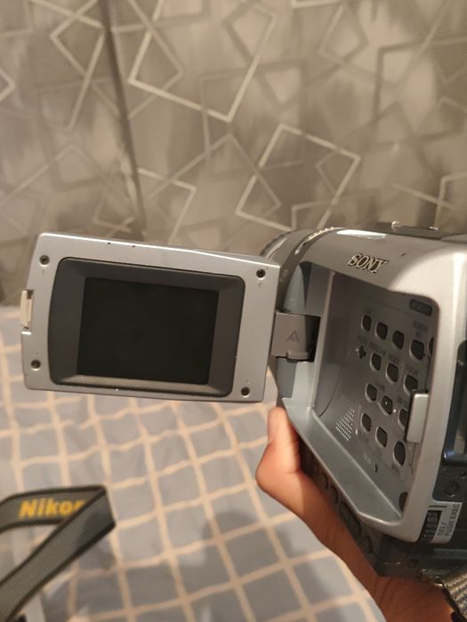 Sony DCR-TRV340E PAL Digital8 Handycam.
