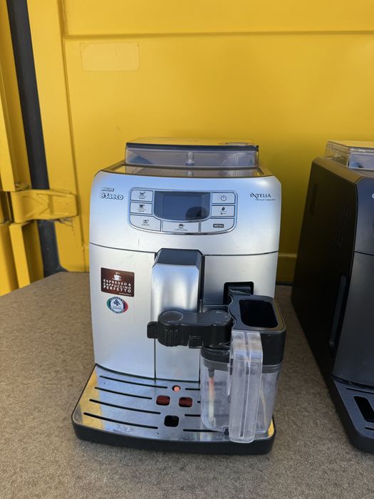 Vand doua aparate de cafea Saeco