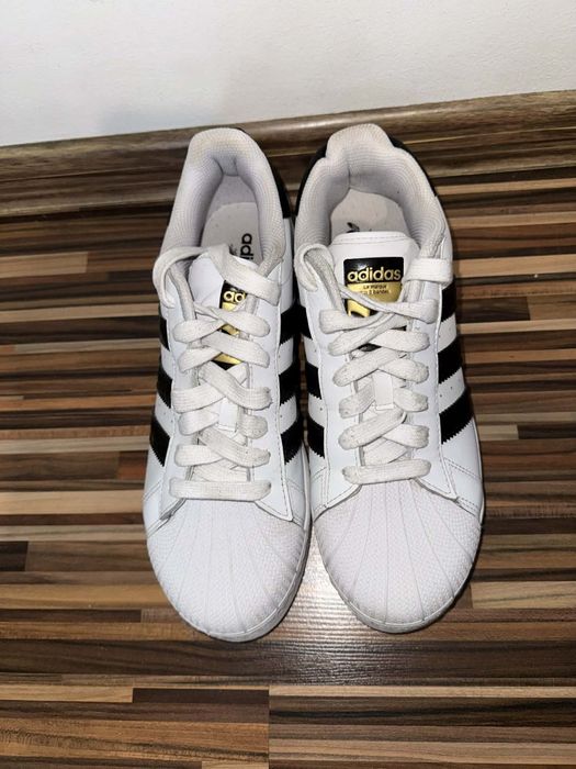 Adidas Superstar