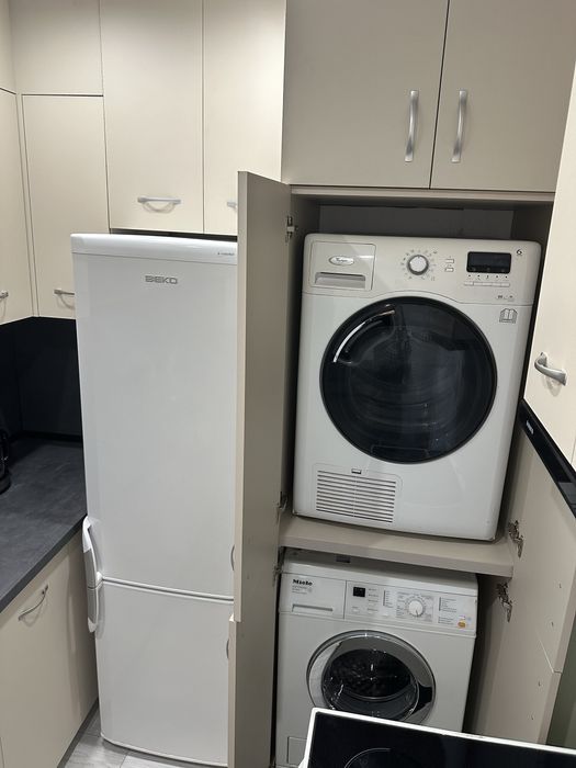 Дава се под наем Тристаен апартамент в Ямбол, Център - 105 кв.м за 382.5 € - Снимка #8