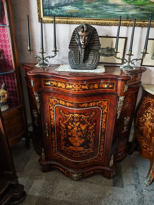 Барокова шкаф с интарзия