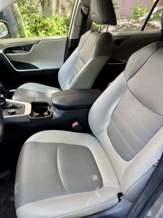 Toyota RAV-4 Luxury Premium 4x4-FULL