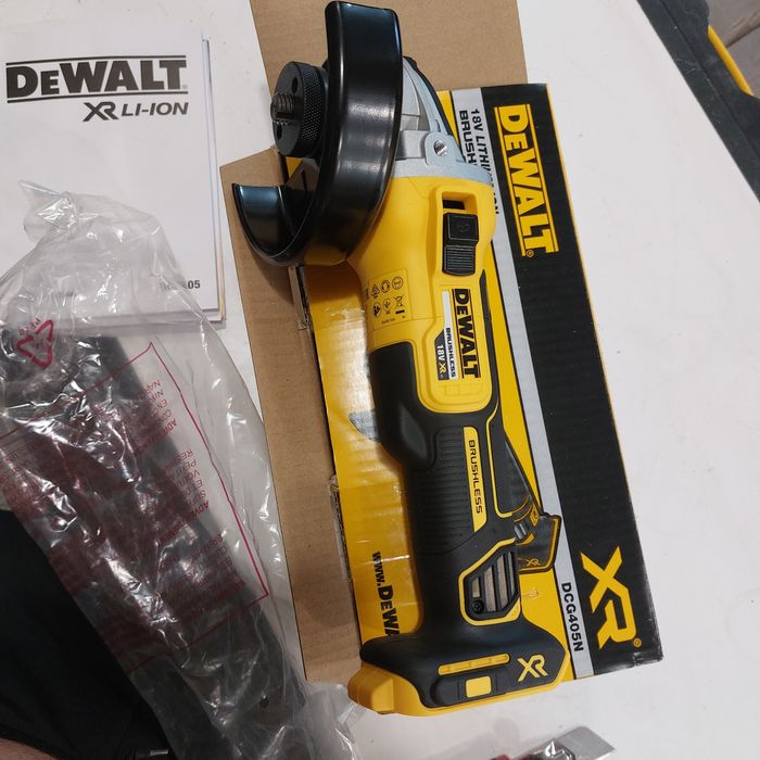 НОВ безчетков акумулаторен ъглошлайф Девалт Dewalt DCG405 18V