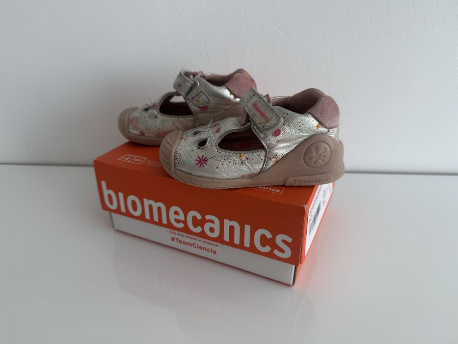 Сандали за прохождане Biomecanics