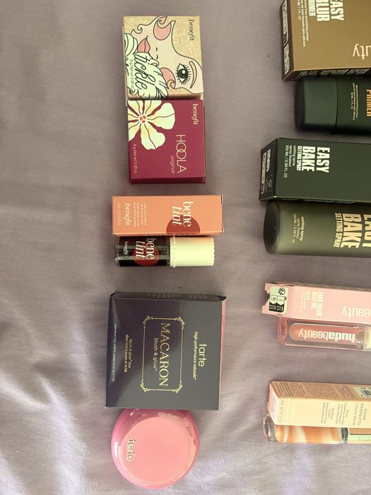 Козметика Huda Beauty, Benefit, Tarte, Givenchy