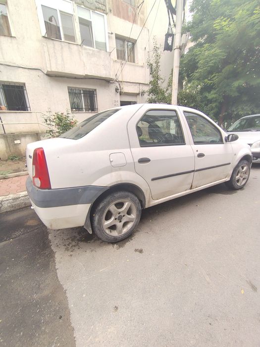 vând Logan Dacia 1.4