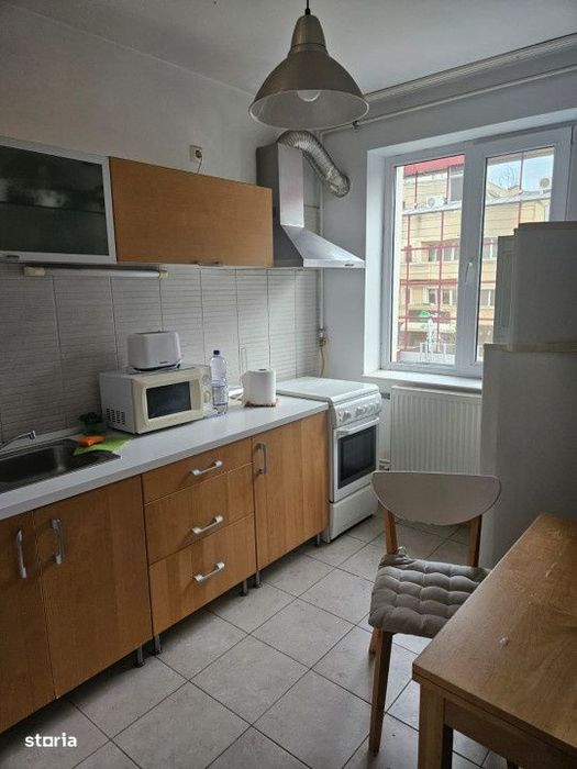 Apartament 2 camere decomandat de inchiriat - Tomis Mall — fotografia 3