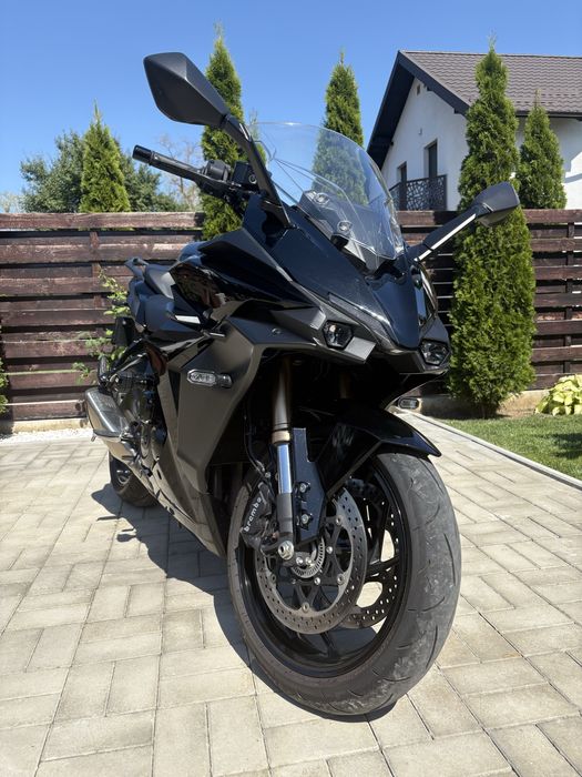 Vand Schimb cu masina Suzuki GSXS 1000 GT