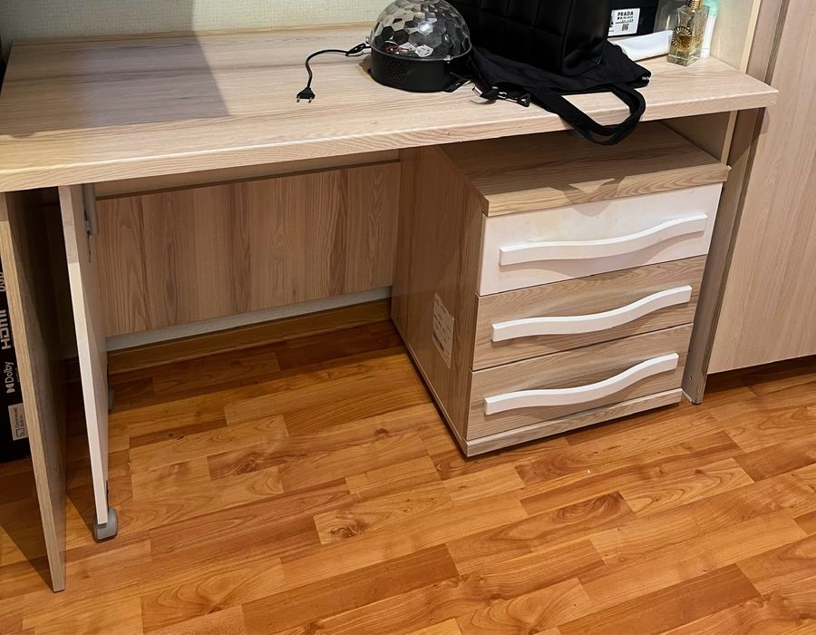 Продаю стол!