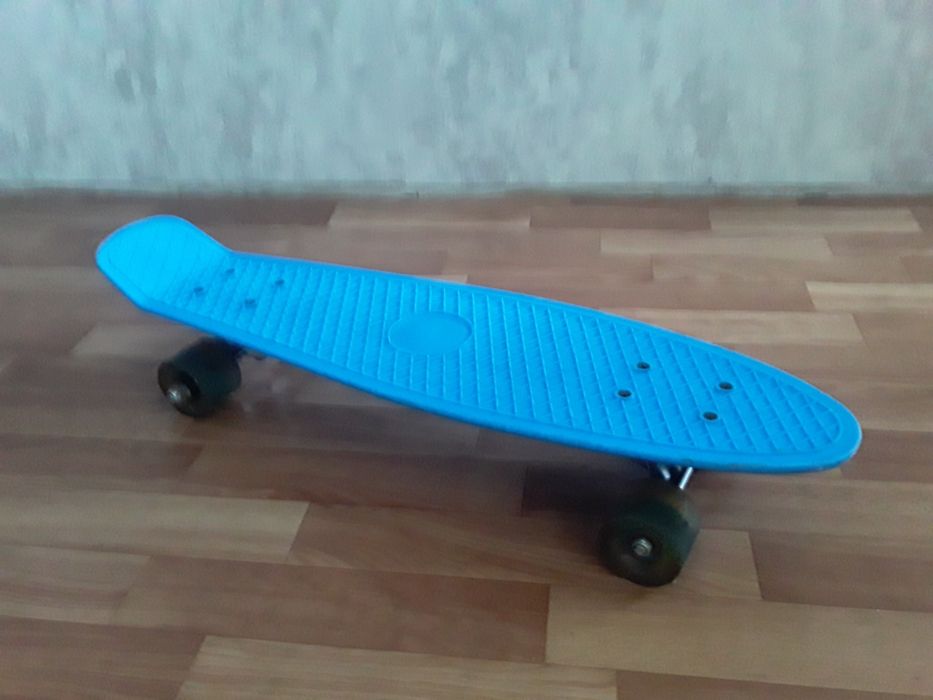 Продаю пениборд  в хорошем состояние
