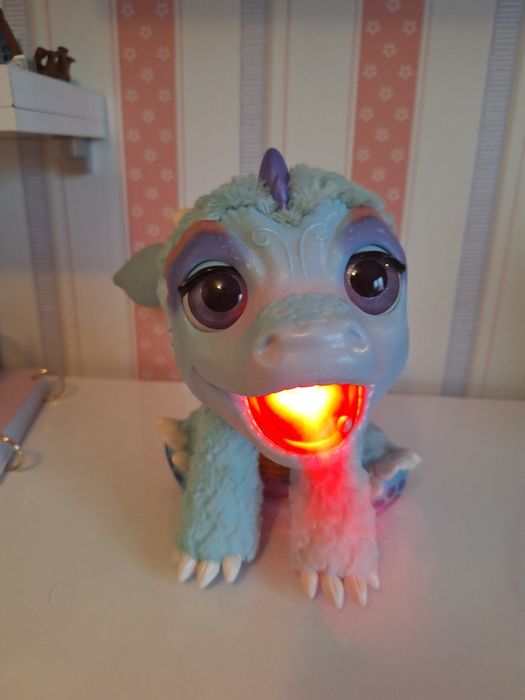 Интерактивен дракон бълващ водна пара