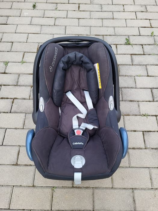 Scaun auto (scoică) pentru copii Maxi-Cosi CabrioFix, conceput pentru grupa de vârstă 0-13 kg.