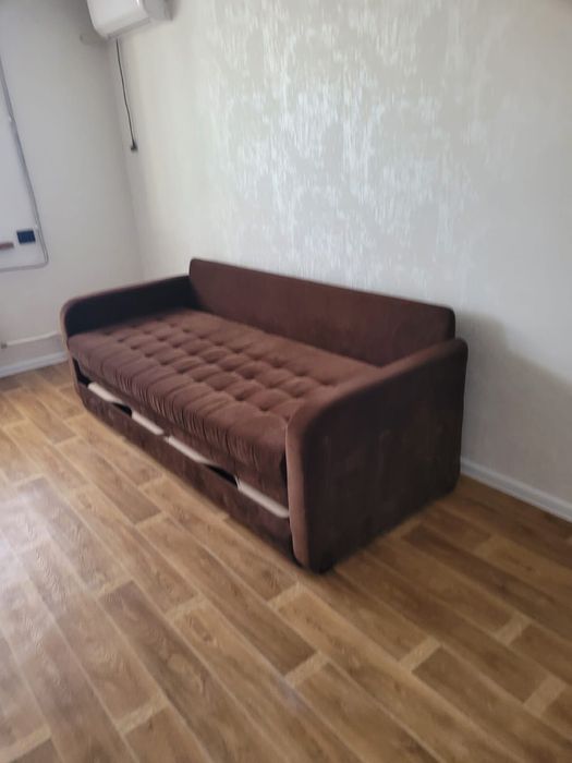 Продам диван в гостиную