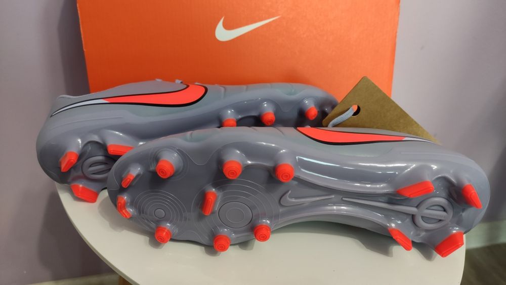 Нови оригинални Nike - Футболни обувки Tiempo Legend 10 Club  Номер 42