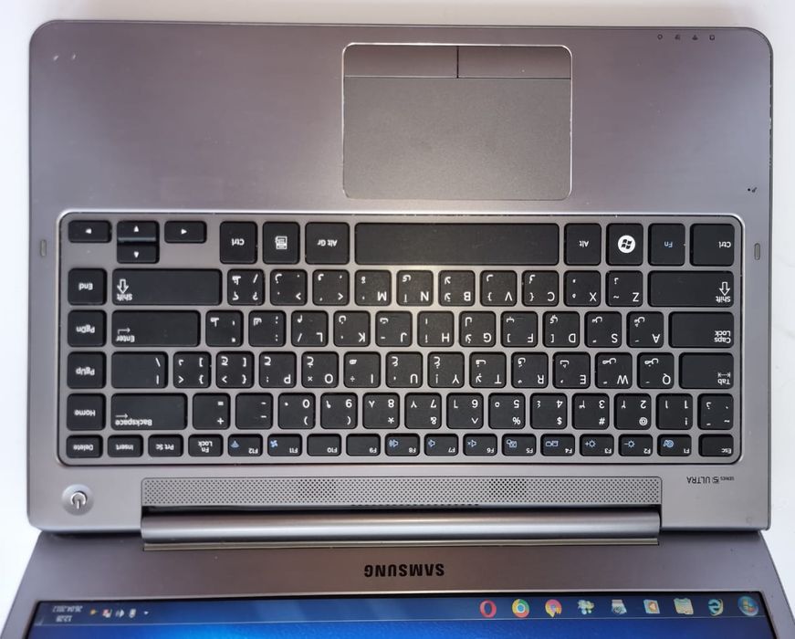Продам ноутбук Samsung series 5 ultra.