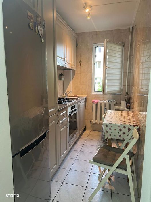 Inchiriez apartament 2 camere cu loc de parcare, zona Sud (Mausoleu)