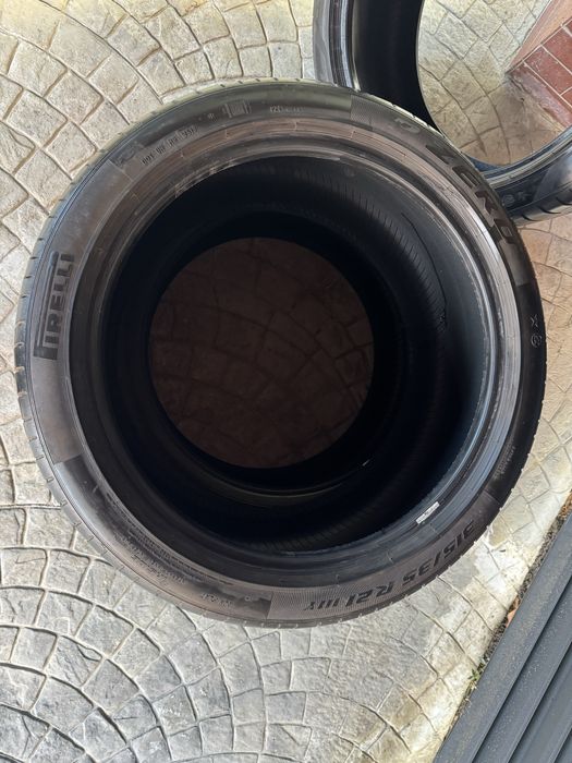 Pirelli 275/40 R21 si 315/35 R21 runflat - se vand si la bucata