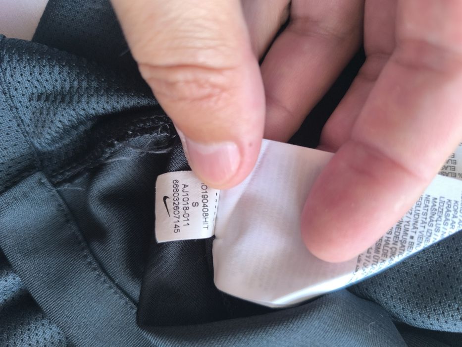 Tricou Nike Dri-FIT original damă, mărimea S – negru cu mov, pentru sport/fitness