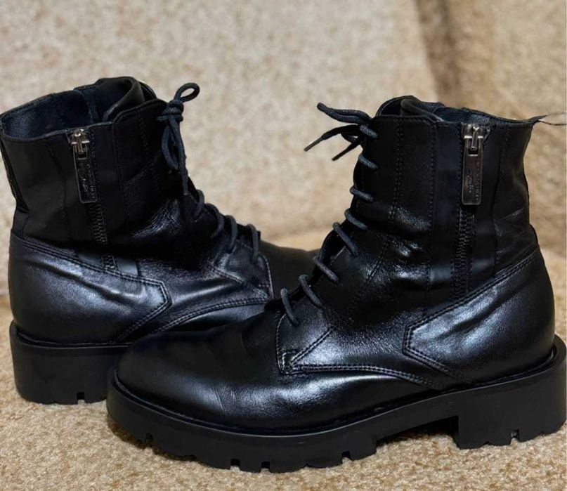 TOSCA BLU STUDIO original, Ghete din piele naturală măr. 38, stare FB