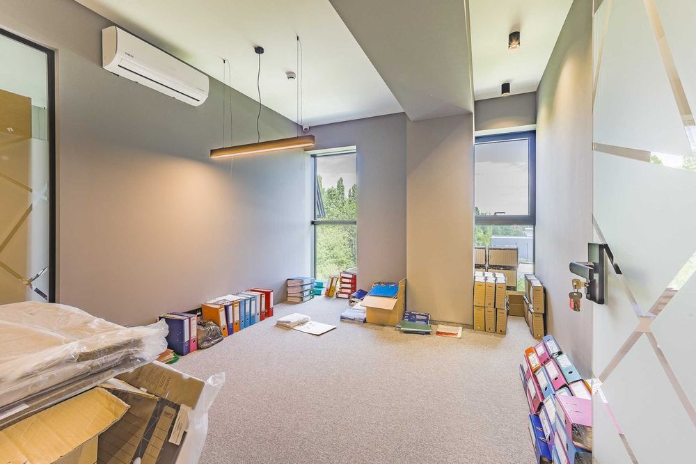 Дава се под наем Офис в София, Младост 2 - 40 кв.м за 498.27 € - Снимка #1