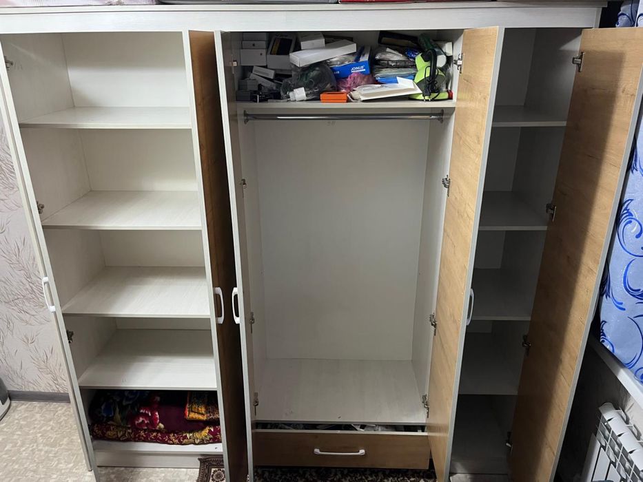 Продам шкаф для спальни