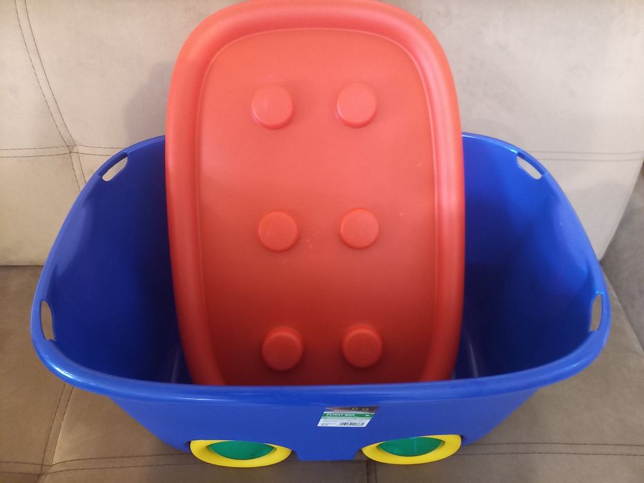 Голяма кутия за играчки