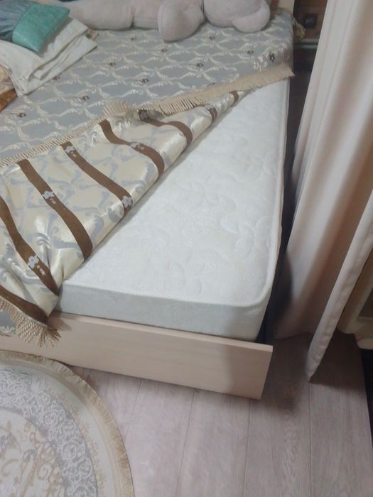 Диван спальный евромебель