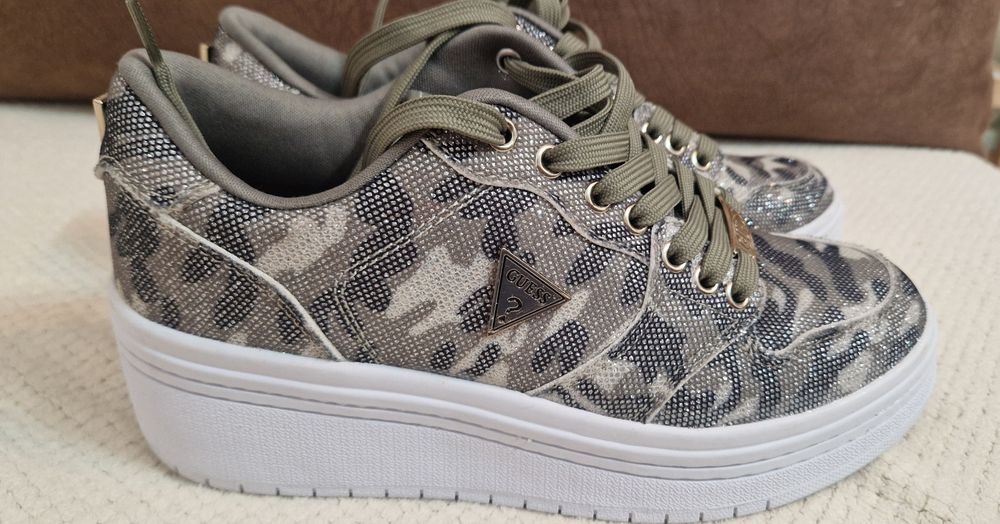 Adidasi Guess nr.37,5