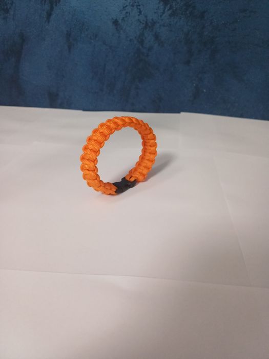 Vand brățări din paracord diferite mărimi si modele