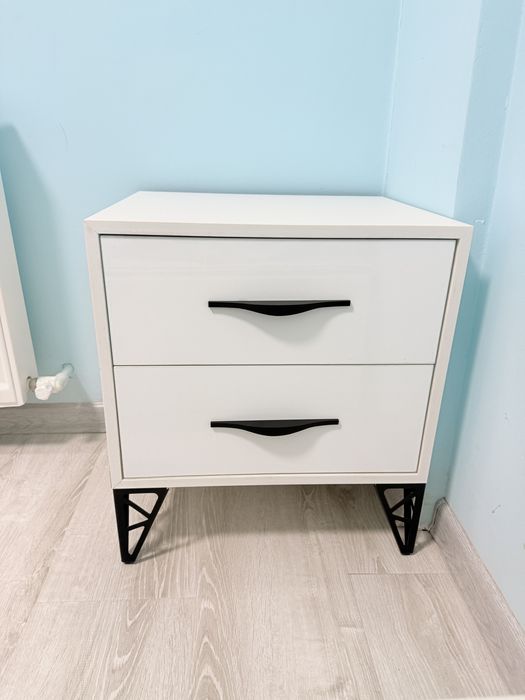 Тумбочка очень качественный,новый