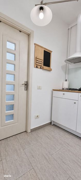 Proprietar – inchiriez garsonieră renovată, centrală proprie, Cișmigiu