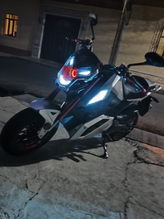 Электромотоцикл R6, В идеальном состоянии. Без царапин