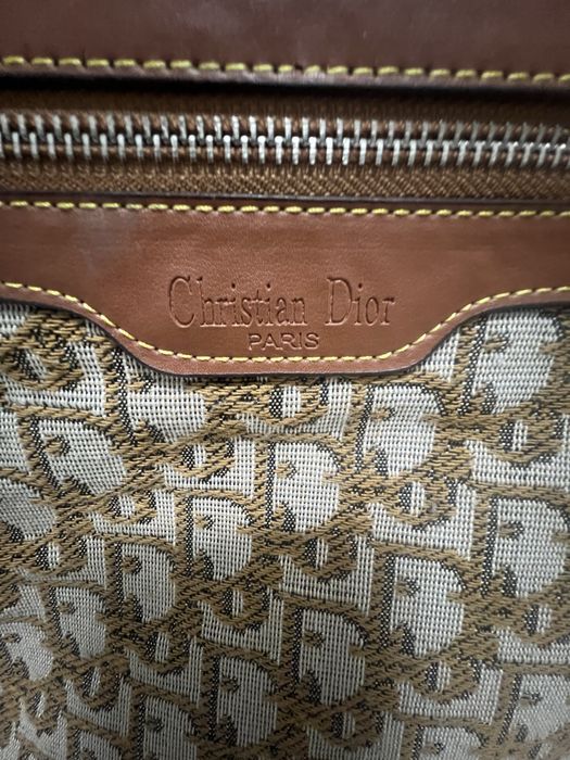 Ruksak in nuante de maro brodat cu auriu