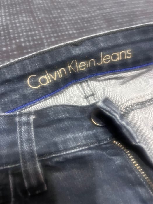 Продавам дънки  “Calvin Klein”