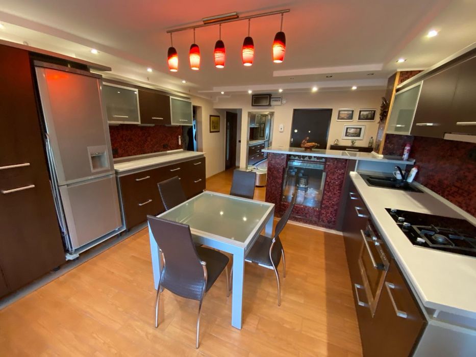 Apartament 3 camere vanzare