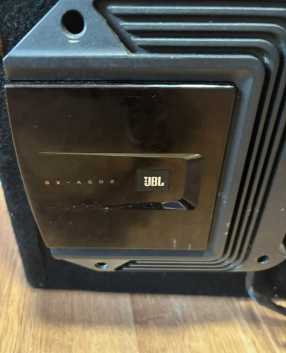 Vând stație auto JBL