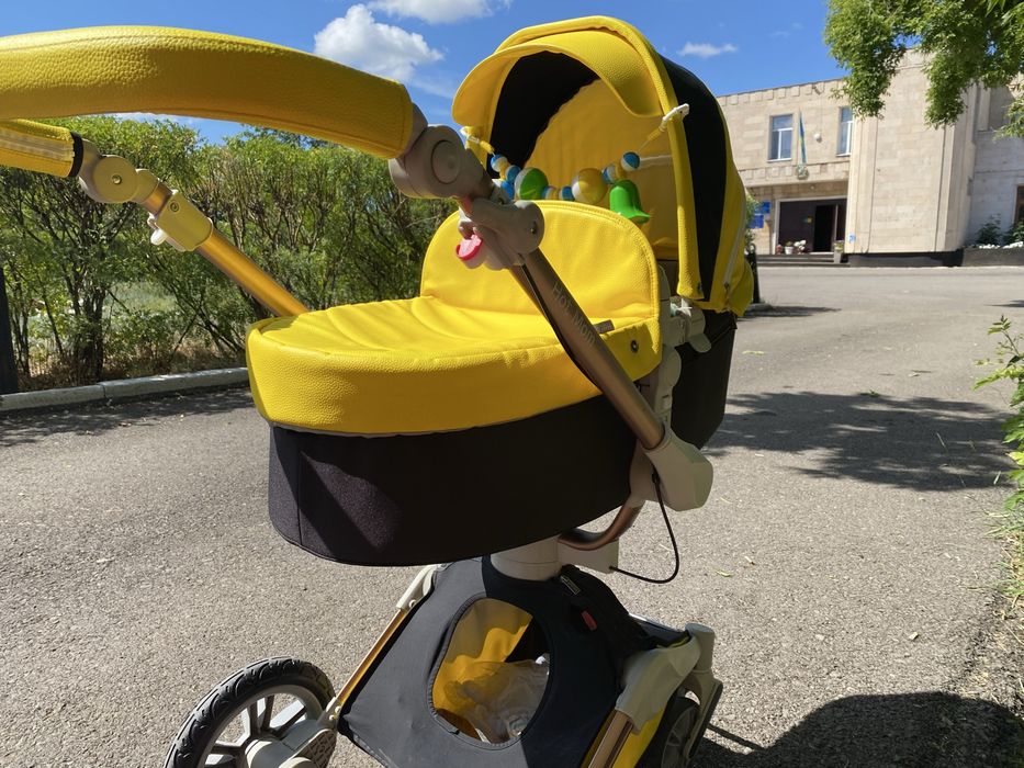 Продам Коляску 2 в 1