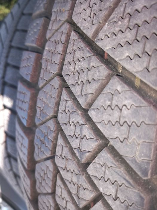 205/55 R18 Continental