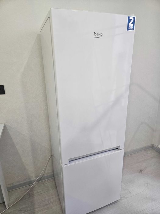 Холодильник продам срочно