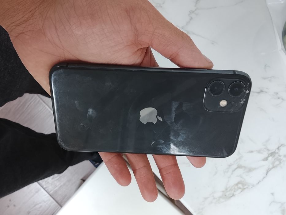 Iphone 11 64gb.  Ёмкость 73