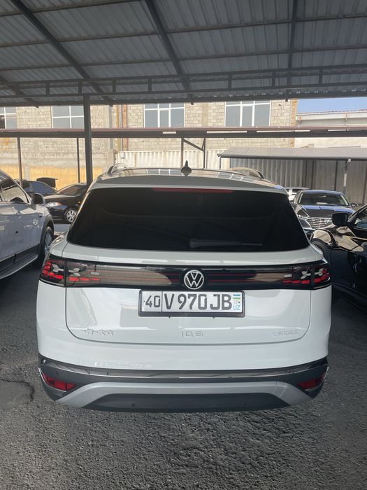 Volkswagen id6 crozz pure+