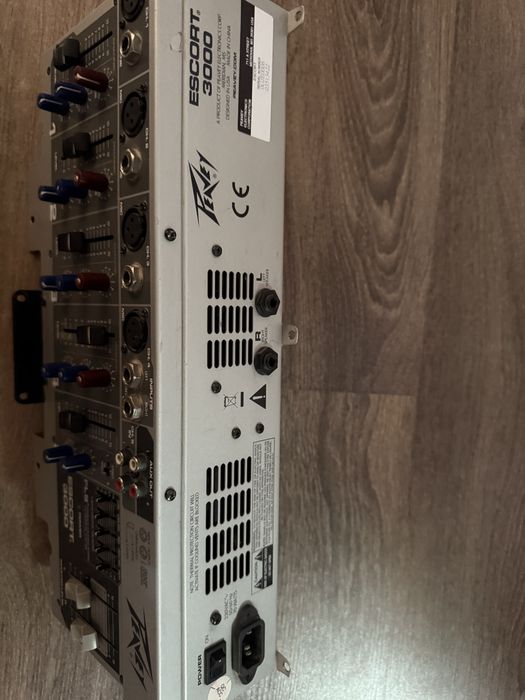 Микшер escort 3000