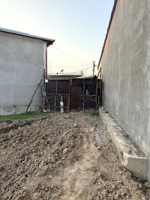 Йер Сотилади Юнусобод Зенит Холис махаллада болиб осайам болади